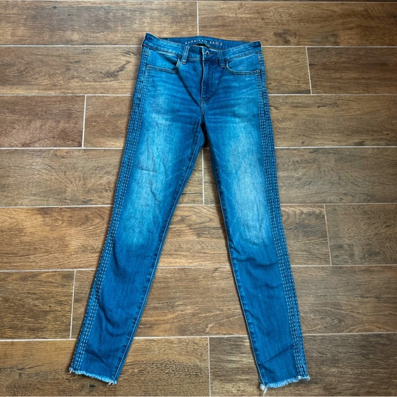 American Eagle AE Jean Jegging Style# 2124 With Boho Embroidered trim Rare 6R - Picture 1 of 7